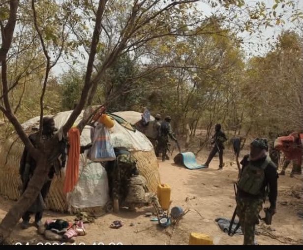 4B0D3EF8-6C22-4C53-A77E-4C146214B734