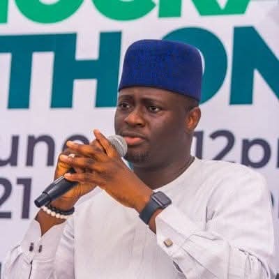 15F40FDC-F469-4CAB-9635-10C4685FECC8