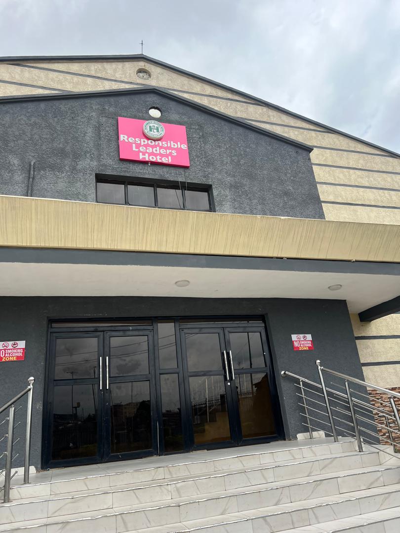 FF43B87E-35E7-4C8B-BDD0-BFE67EFDCDD6