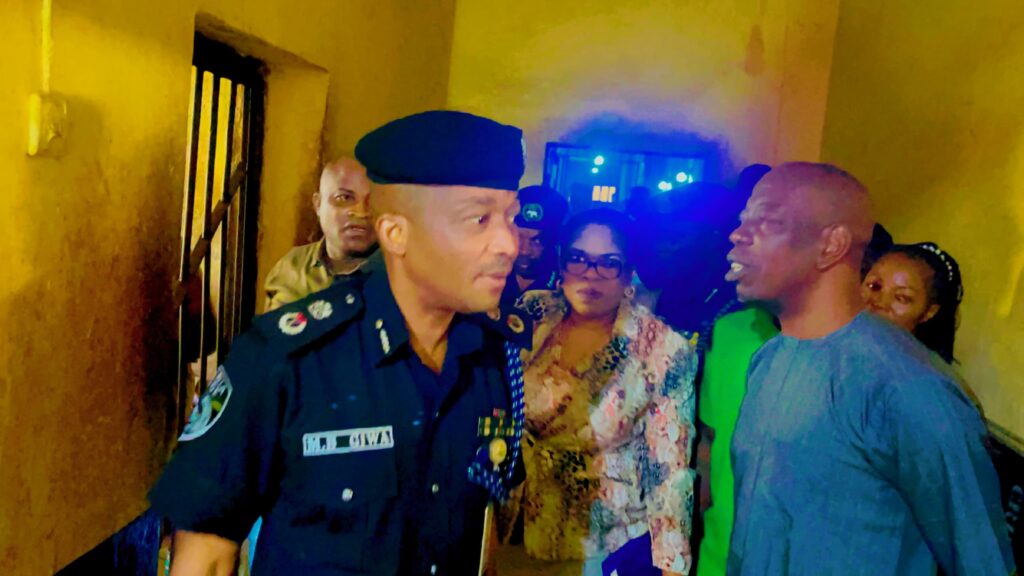 A12641EA-7E64-4532-8D55-5D78C67D1B76