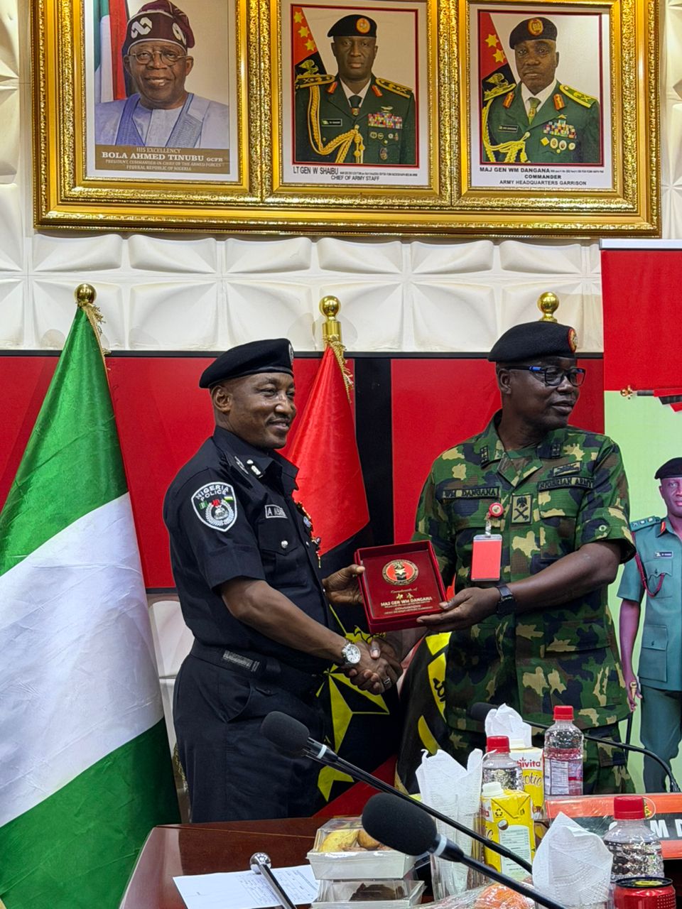 F3E72904-2891-46B6-A973-F8D6589042A8